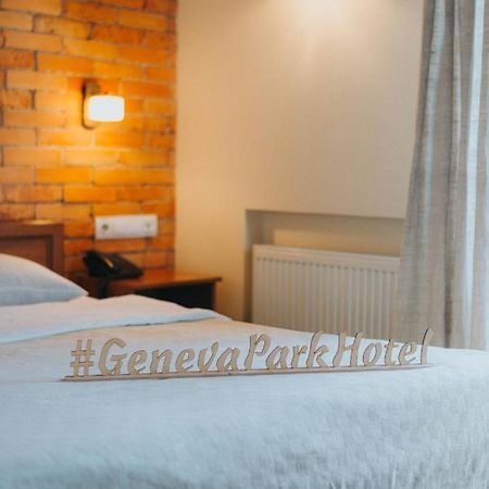 Geneva Park Hotel Одеса Екстериор снимка