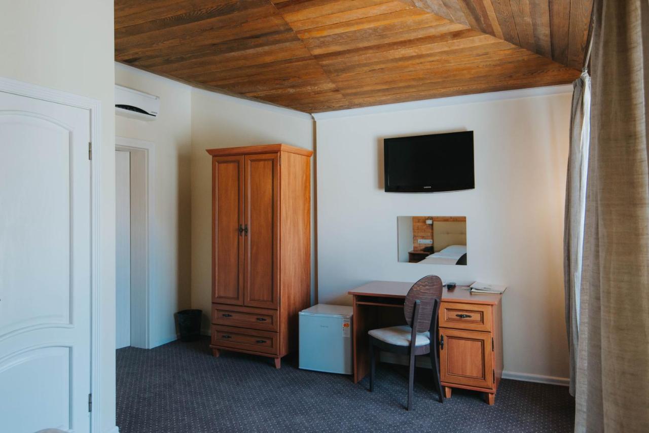 Geneva Park Hotel Одеса Екстериор снимка