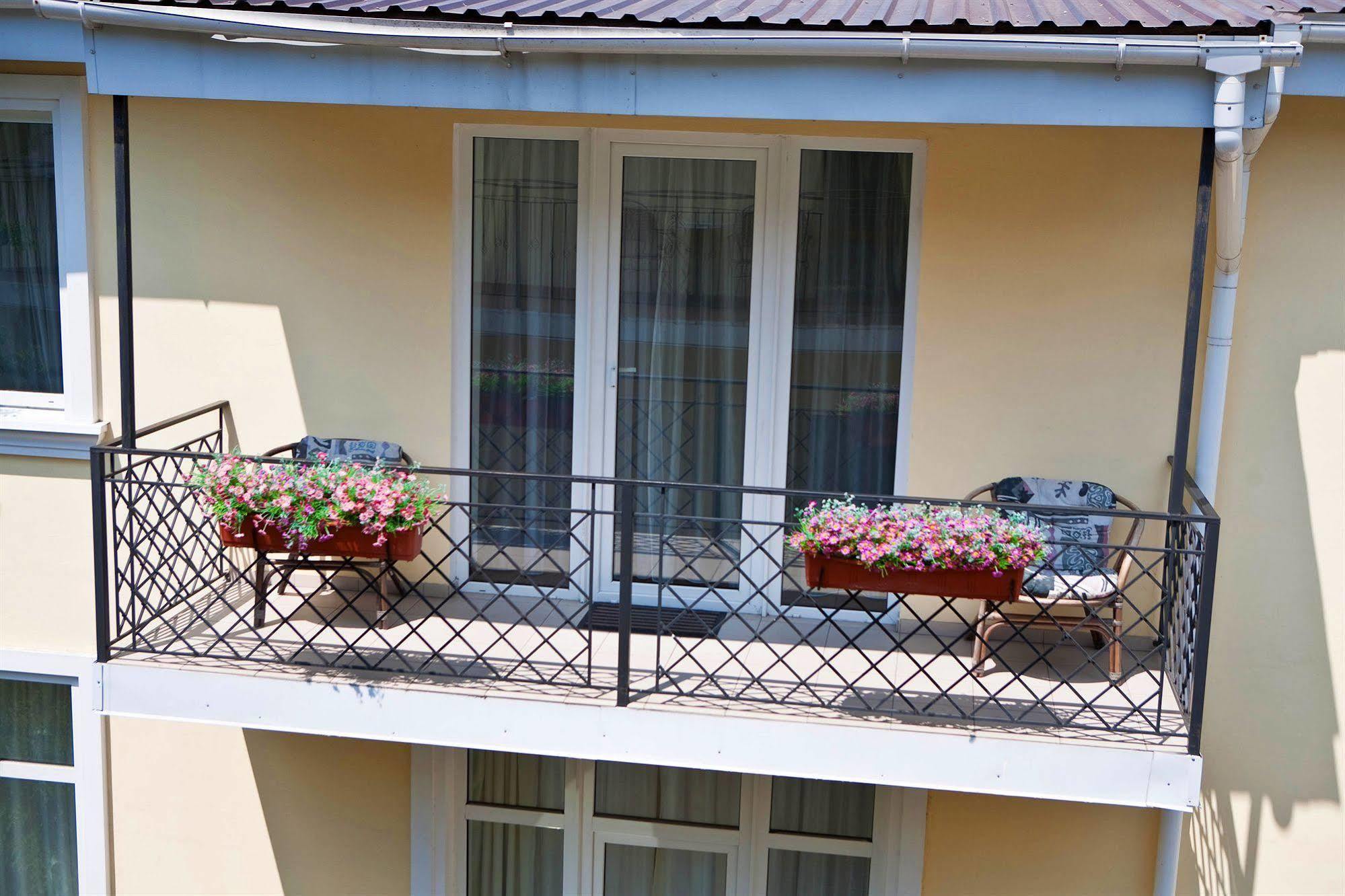 Geneva Park Hotel Одеса Екстериор снимка