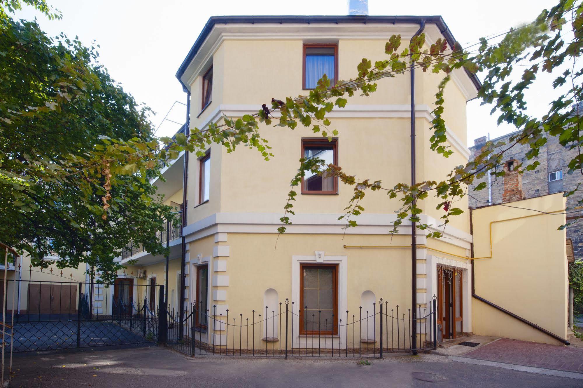Geneva Park Hotel Одеса Екстериор снимка